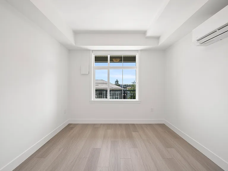 22348 North Ave — Photo 12
