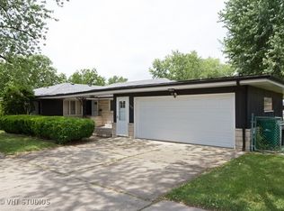 1104 Milne Dr, Lockport, IL 60441