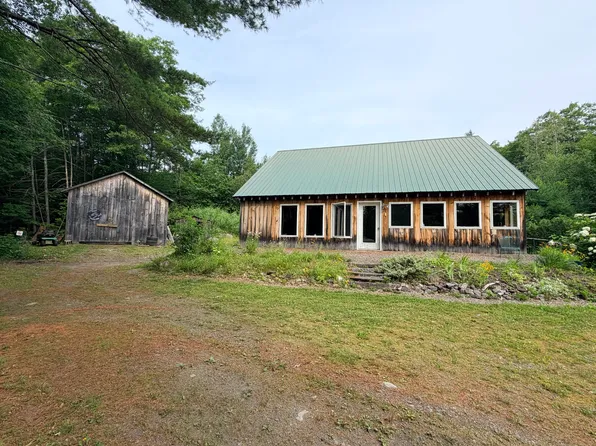 385 Water Street, Guilford, ME 04443