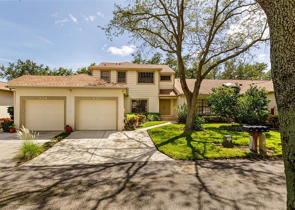 1st image of 832 GLADES COURT NE