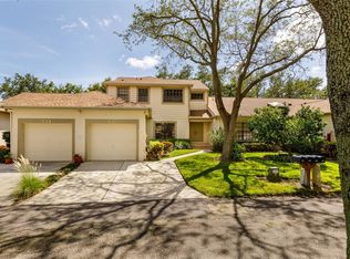 832 Glades Ct NE, Saint Petersburg, FL 33702