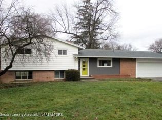 1611 Woodside Dr, East Lansing, MI 48823