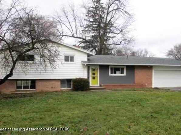 1611 Woodside Dr, East Lansing, MI 48823