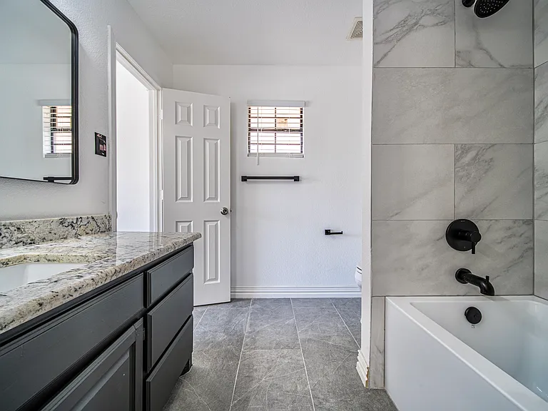 Upstairs Secondary Bathroom