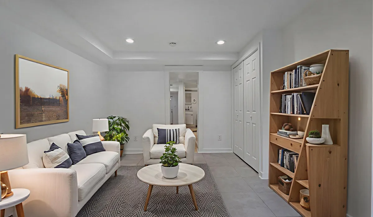 Building Photo - 1536 8th St NW #EB
