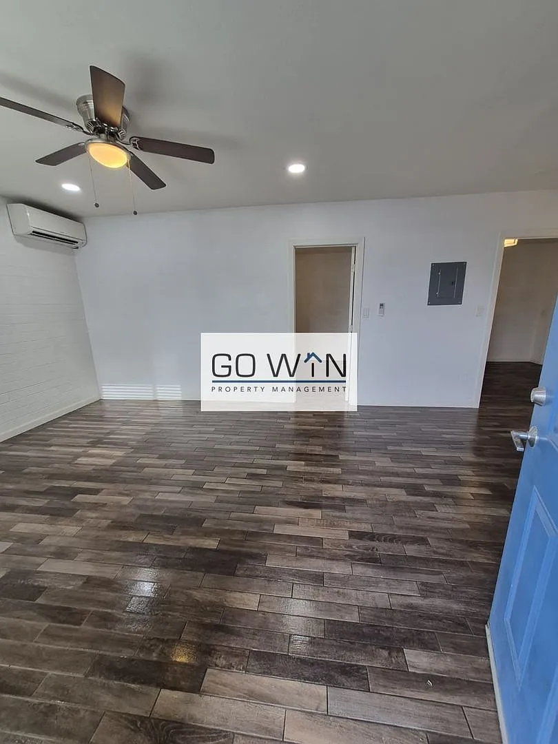 44 E Roanoke Ave — Photo 3