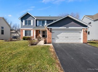 2060 Arapaho Dr, West Chicago, IL