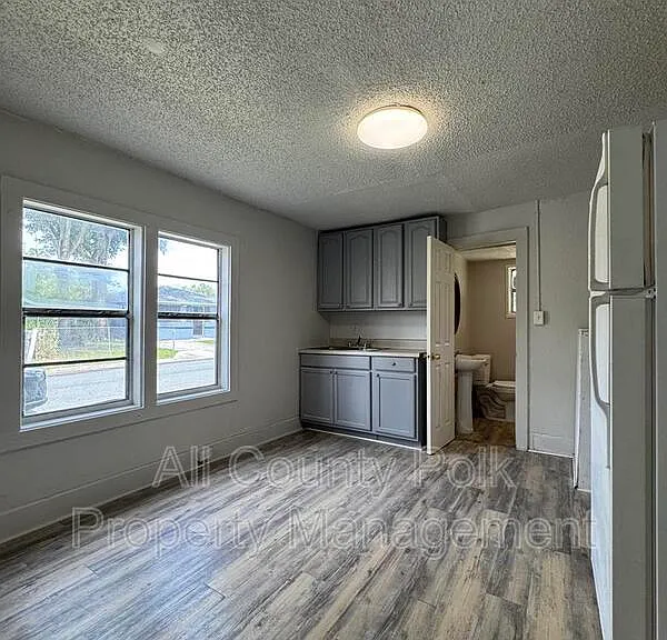 602 Emma St #1 — Photo 11