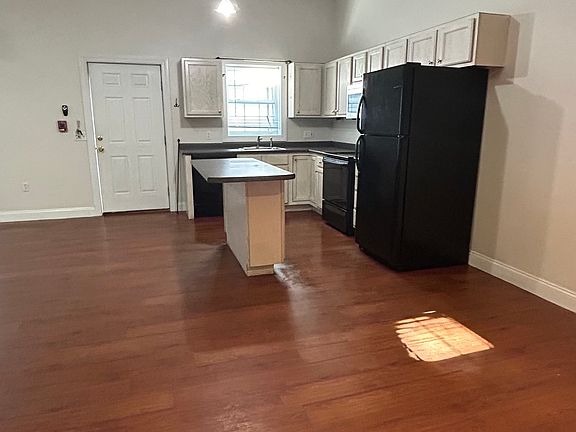 3rd image of 189 Dartmouth St APT 6