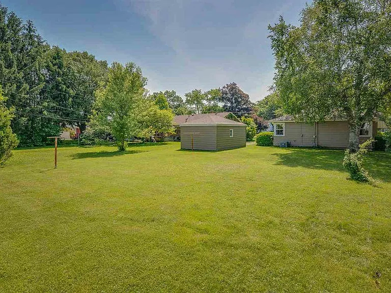 1717 Rockne Dr — Photo 21
