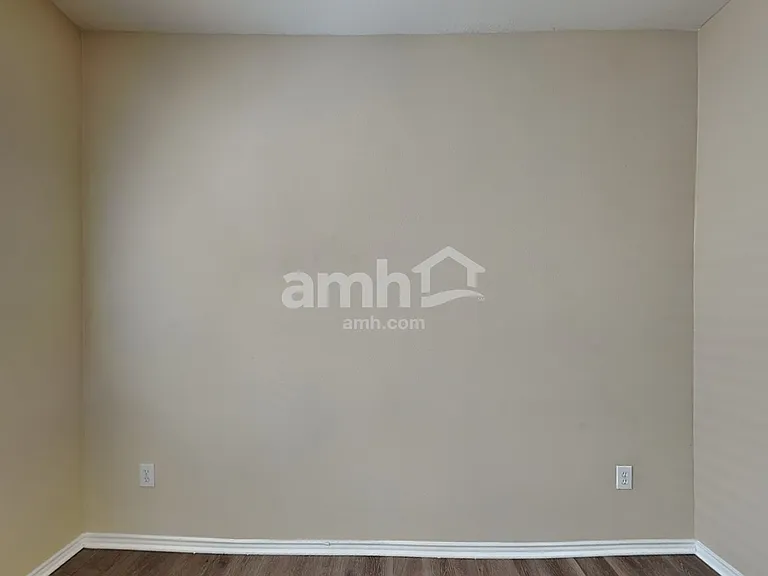 210 Hilltop Dr — Photo 16