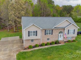 2236 Burris Rd, Conover, NC 28613