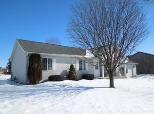 619 N Prairie Rd, Fond Du Lac, WI 54935