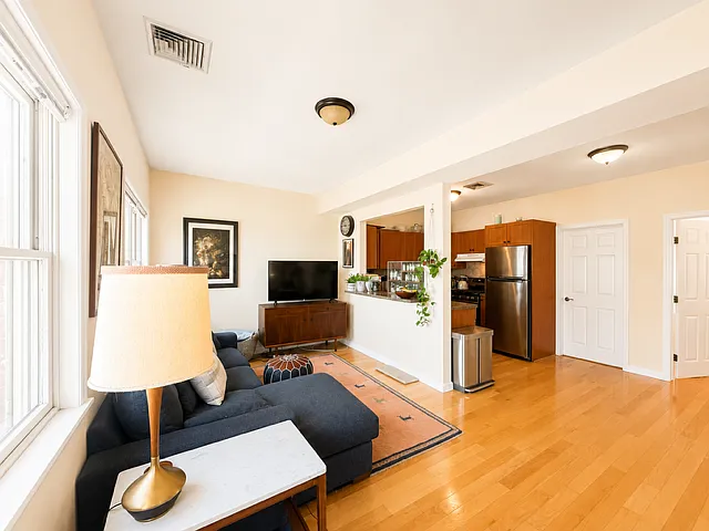 110 Eagle St #2 — Photo 3