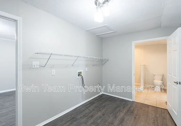 4715 S Lee St — Photo 25
