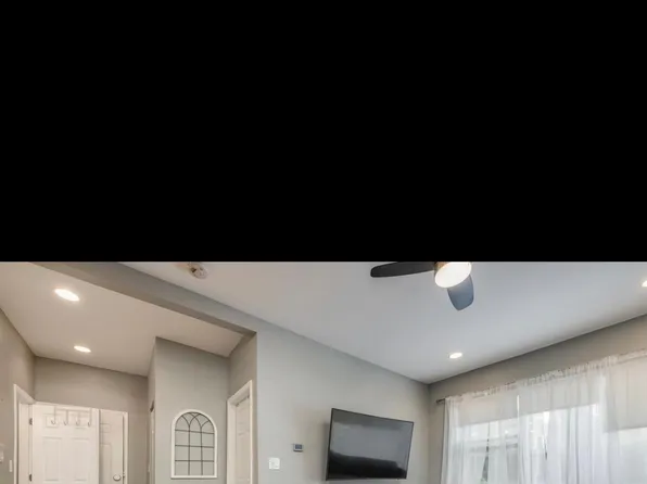 3923 W Ainslie St #1, Chicago, IL 60625