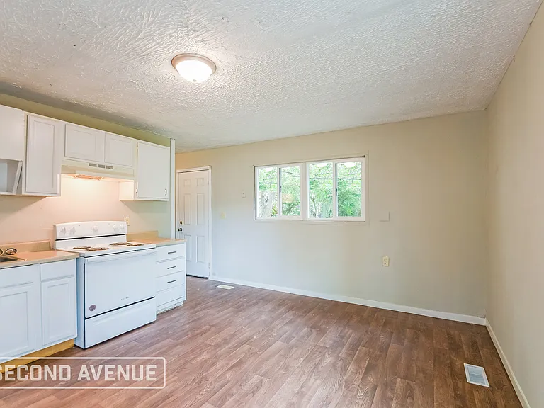 9226 E 36th Pl — Photo 7