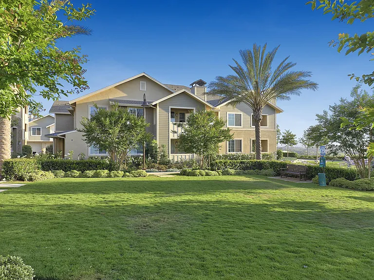 Sendero Gateway Apartment Homes — Photo 12