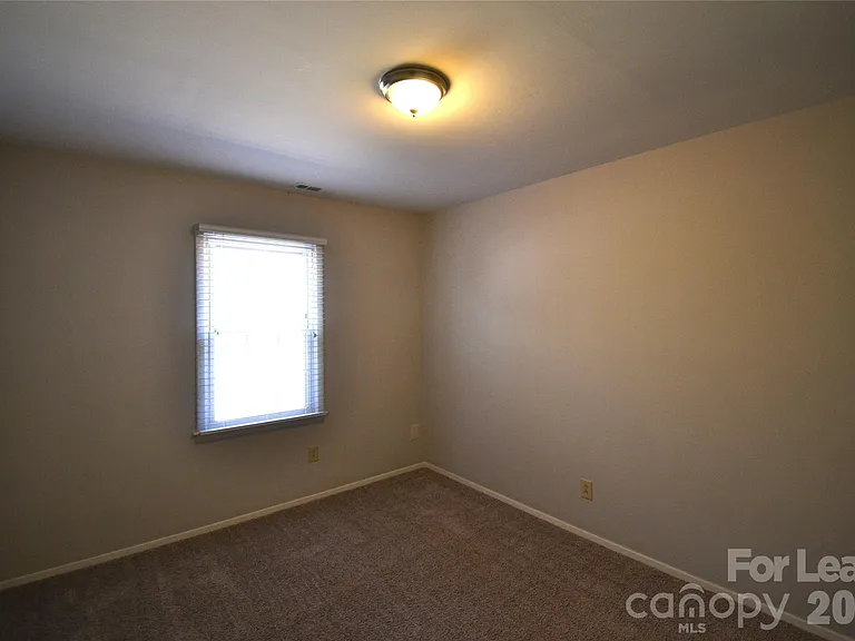100 Old Farm Ct — Photo 25