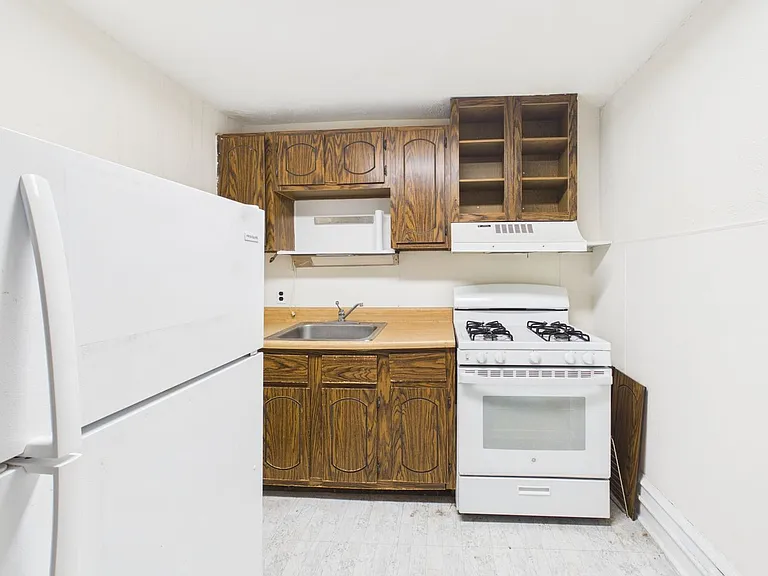 2030 Spruce Street — Photo 7