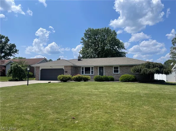 110 Rockyledge Dr, Struthers, OH 44471