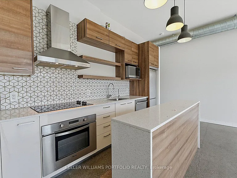 569 King St E #407 — Photo 7