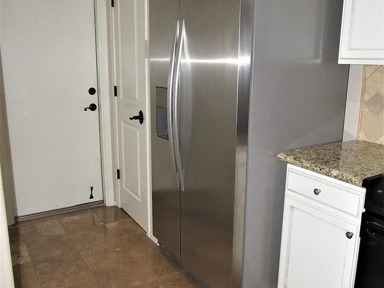 102 W Gail Dr — Photo 10