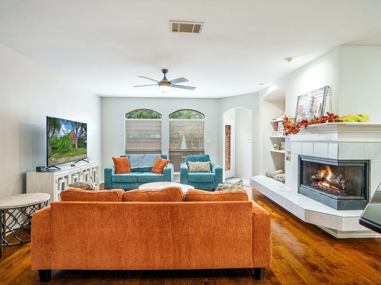 4 bed, 3.5 bath, 2871 sqft, $3,500 — Photo 4