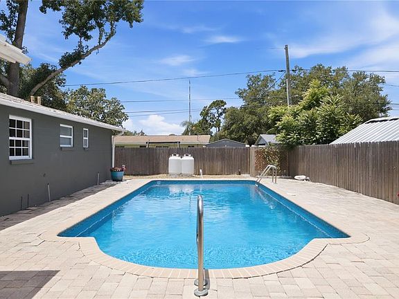 4th image of 8536 Quail Rd