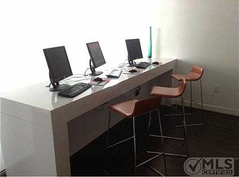 5th image of 300 S Australian Ave Unit 1501