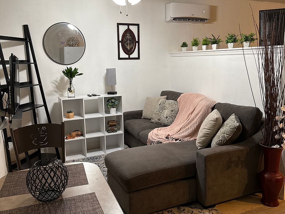 1st image of 801 Goldcoast Dr #1