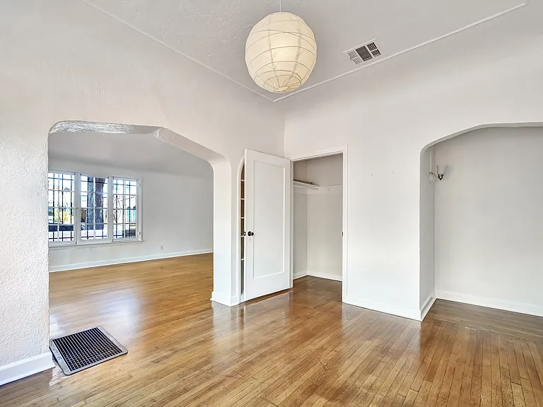 815 N Curson Ave — Photo 13