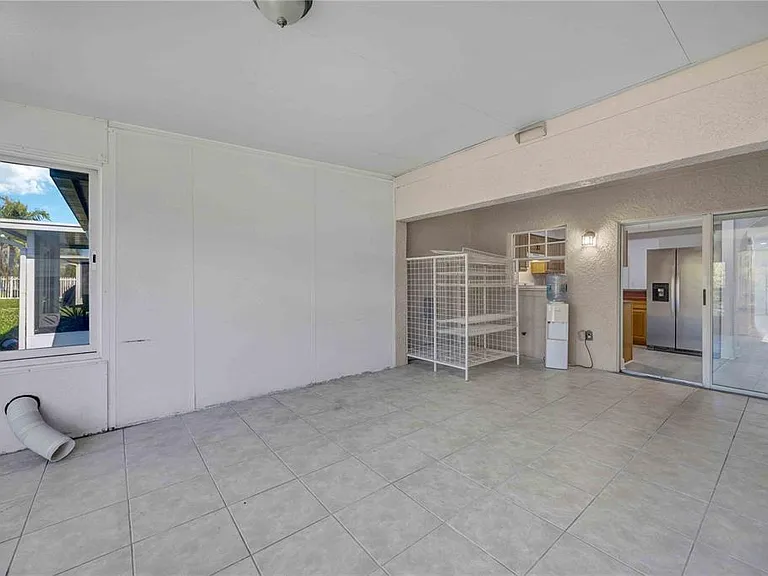 727 Kensington Lake Cir — Photo 55