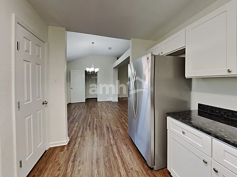 1034 Chase Park Dr — Photo 4