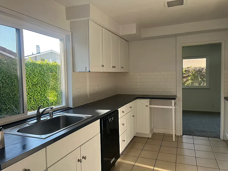 337 Swanee Ave — Photo 5