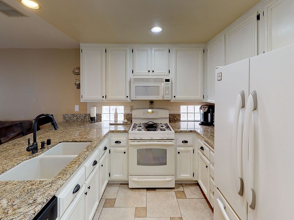 1st image of 850 San Carlos Cir