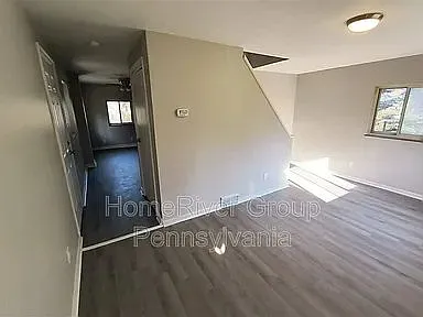 3 bed, 1.0 bath, 1395 sqft, $1,575 — Photo 4
