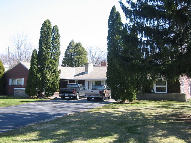 1st image of 615 Evans Dr