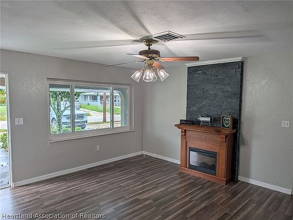 2nd image of 1103 Bellevue Ave