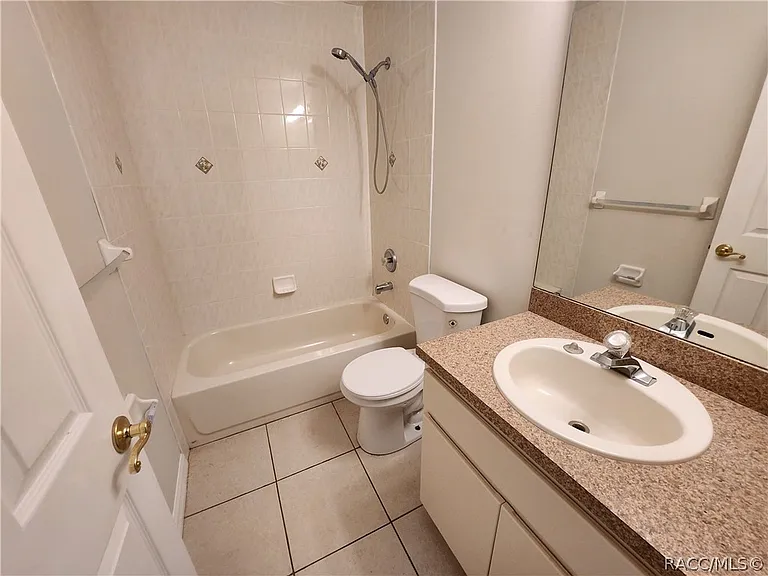 6521 E Grayson St — Photo 16