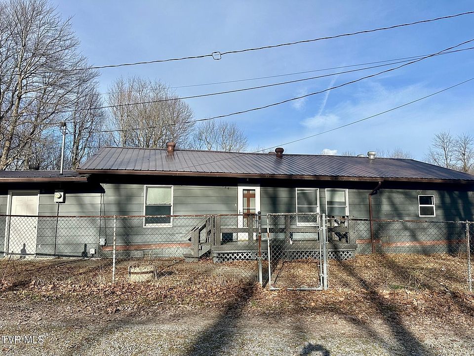 1st image of 2924 Lark Rd