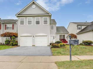 6 Turnberry Dr, Manalapan, NJ 07726