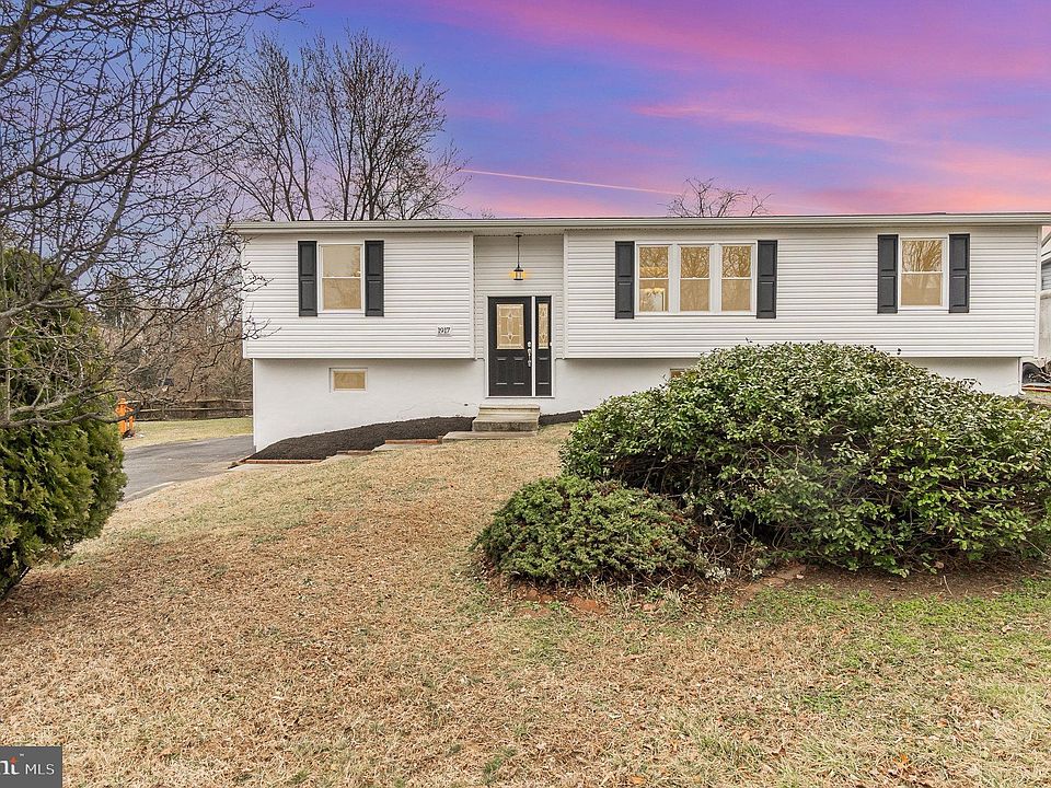 1st image of 1917 Southridge Dr