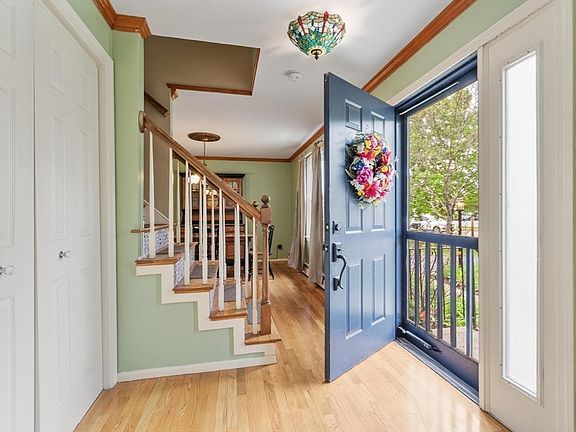 2nd image of 14 Oriole Cir