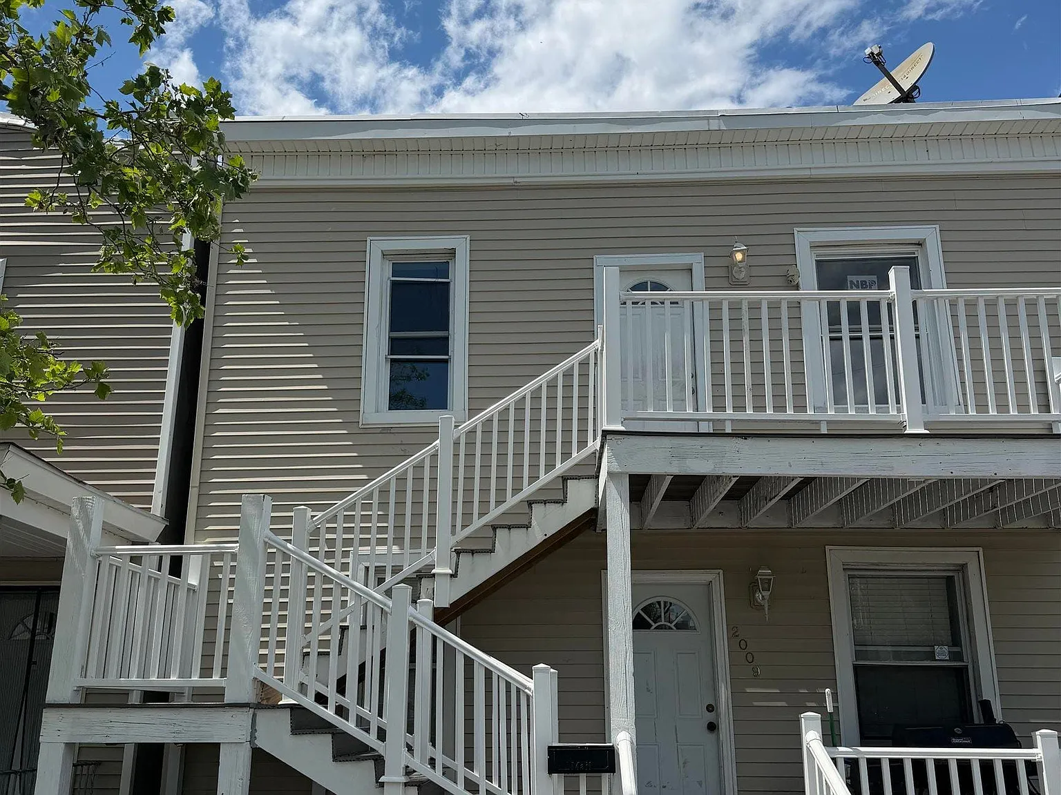 3 bed, 1.0 bath, $2,000 — Photo 1