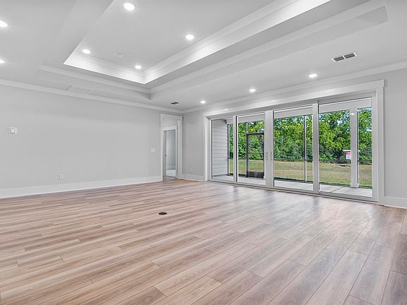 3rd image of 333 Pecan Orchard Rd