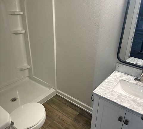 5th image of 805 Tyler St