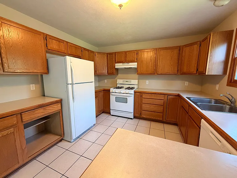 6780 Bent Grass Dr SE — Photo 4