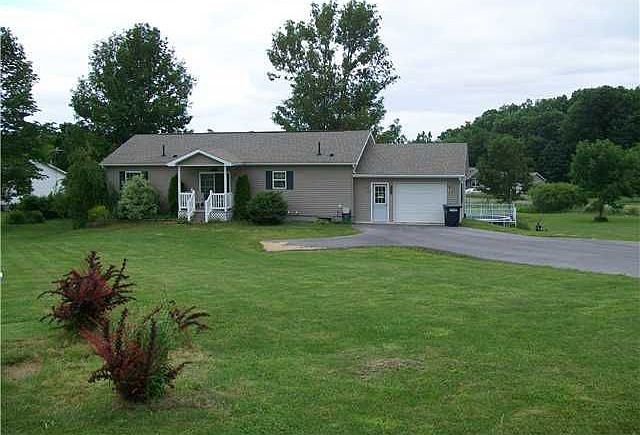 1st image of 1695 Twin Oaks Dr