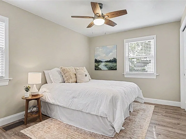 274 Newton Rd — Photo 10